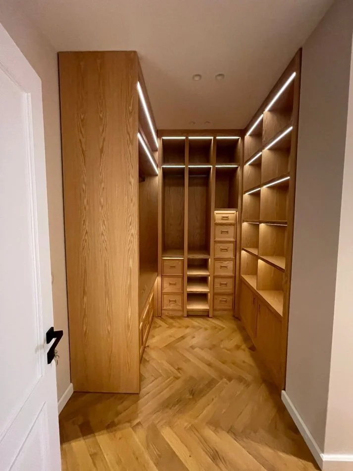 Tirane, jepet me qera apartament 3+1+Aneks+Ballkon Kati 5, 150 m² 2.500 € (Rruga e Kosovareve)