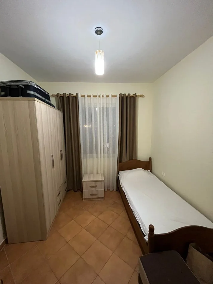 Tirane, jepet me qera apartament 3+1+Ballkon Kati 3, 104 m² 370 € (Fresk , Furre Buke Europa)