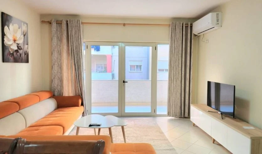 Tirane, jepet me qera apartament 2+1+Ballkon Kati 4, 110 m² 500 € (rruga Teodor Keko)