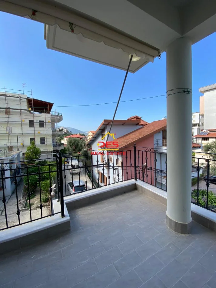 Vlore, shitet apartament 3+1+Ballkon Kati 3, 220 m² 180.000 € (Rruga sulejman Delvina)