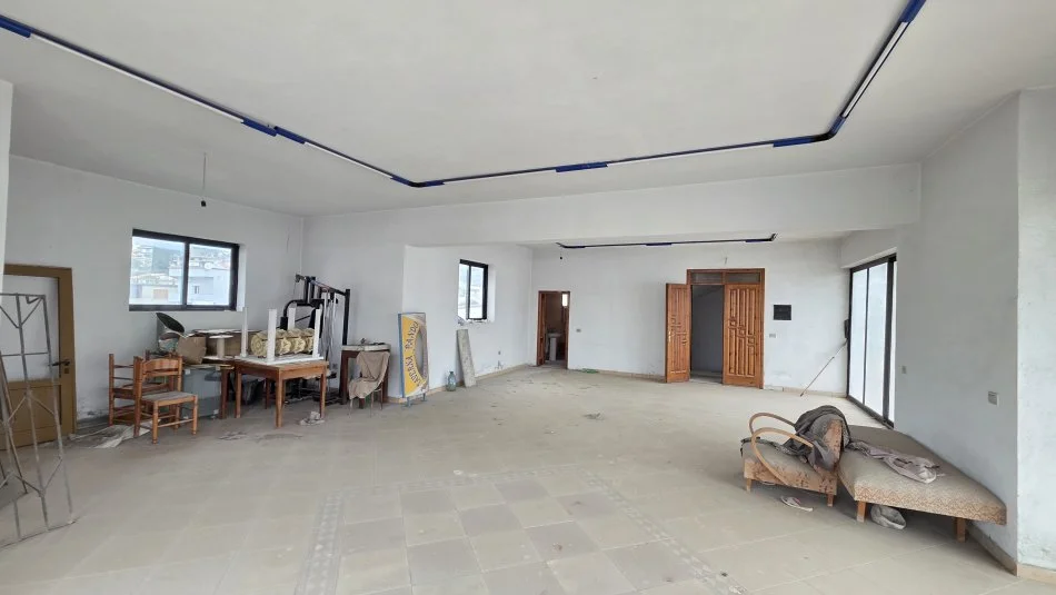 Vlore, shitet Vile 3 Katshe , 300.000 € (Rruga ali demi)