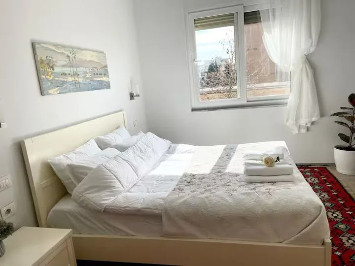 Tirane, shitet apartament 3+1+Ballkon Kati 3, 136 m² 260.000 € (rruga panorama)