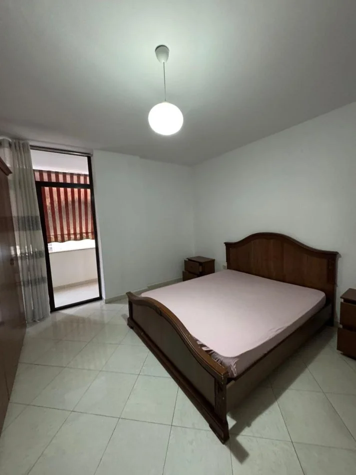 Tirane, jepet me qera apartament 1+1 Kati 5, 70 m² 500 € (Rruga e Elbasanit)