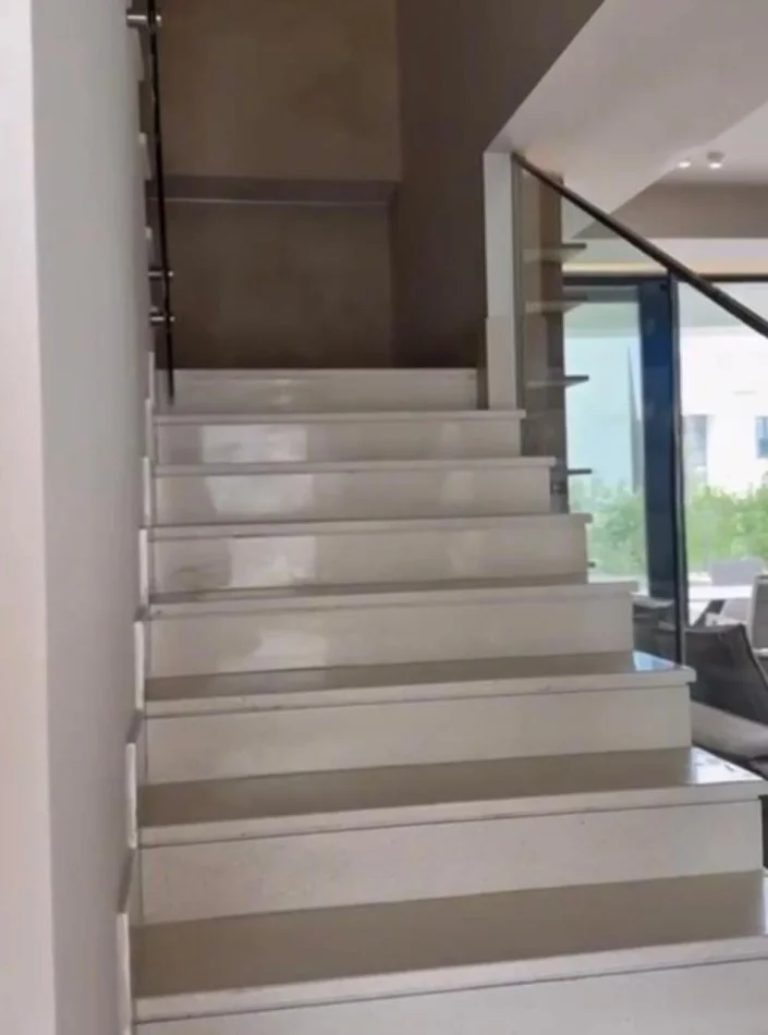 Durres, shitet Vile 5+1+Aneks Kati 0, 241 m² 1.400.000 € (gjiri lalezit)