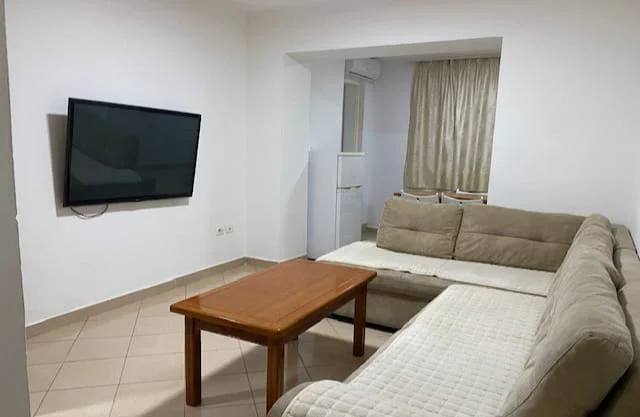 Tirane, jepet me qera apartament 2+1 Kati 3, 68 m² 430 € (Rruga Kongresi Manastirit , Pediatria)