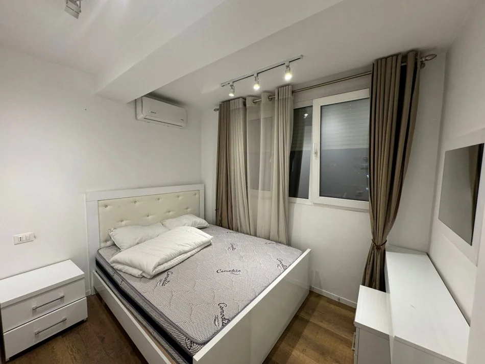 Tirane, jepet me qera apartament 1+1 Kati 4, 50 m² 500 € (ABDYL FRASHERI)