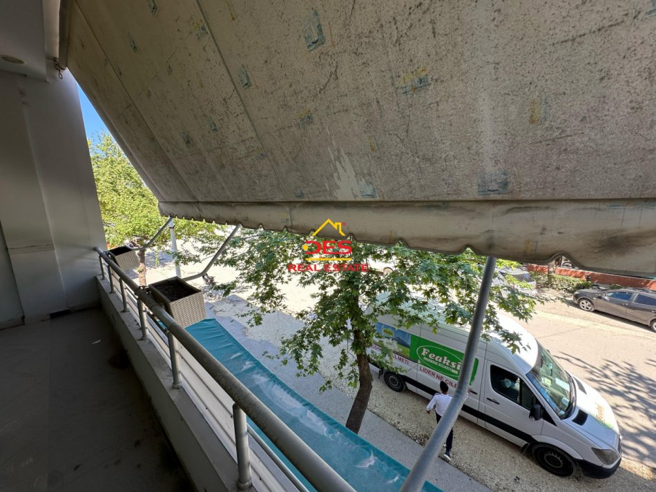 Vlore, shitet ambjent biznesi Kati 1, 70 m² (Rruga Mis Durhan)