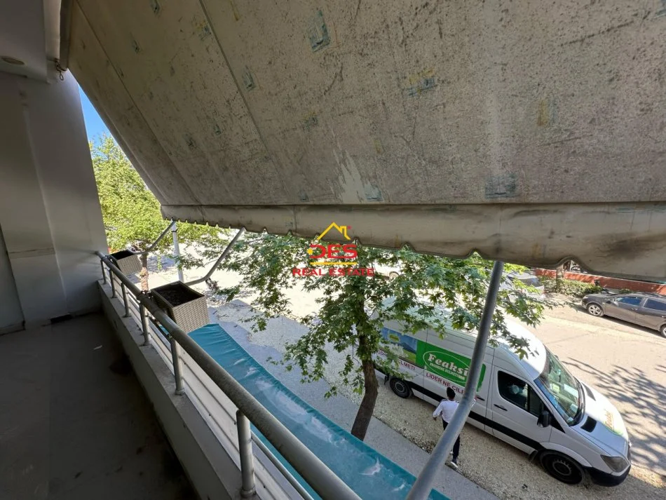 Vlore, shitet ambjent biznesi Kati 1, 70 m² (Rruga Mis Durhan)