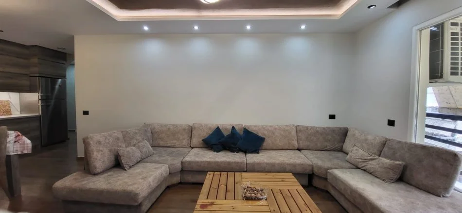 Tirane, shitet apartament 2+1+Ballkon Kati 2, 100 m² 260.000 € (Komuna e Parisit)