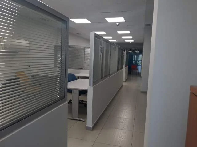 Tirane, jepet me qera zyre Kati 2, 100 m² 600 Euro (rruga e kavajes)