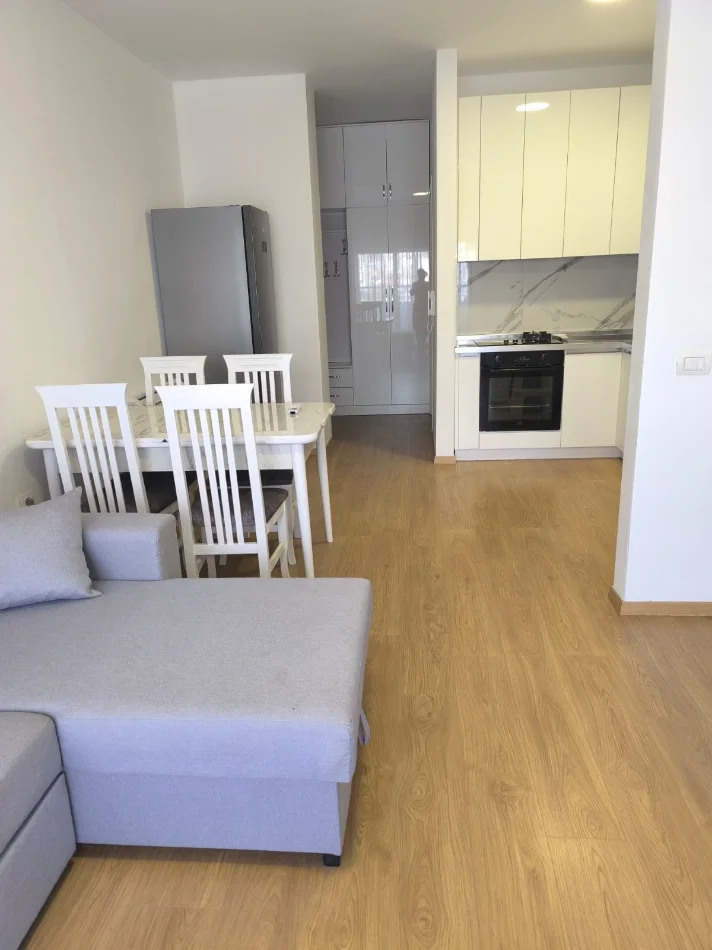 Tirane, jepet me qera apartament 2+1 Kati 4, 86 m² 800 € (Don Bosko)