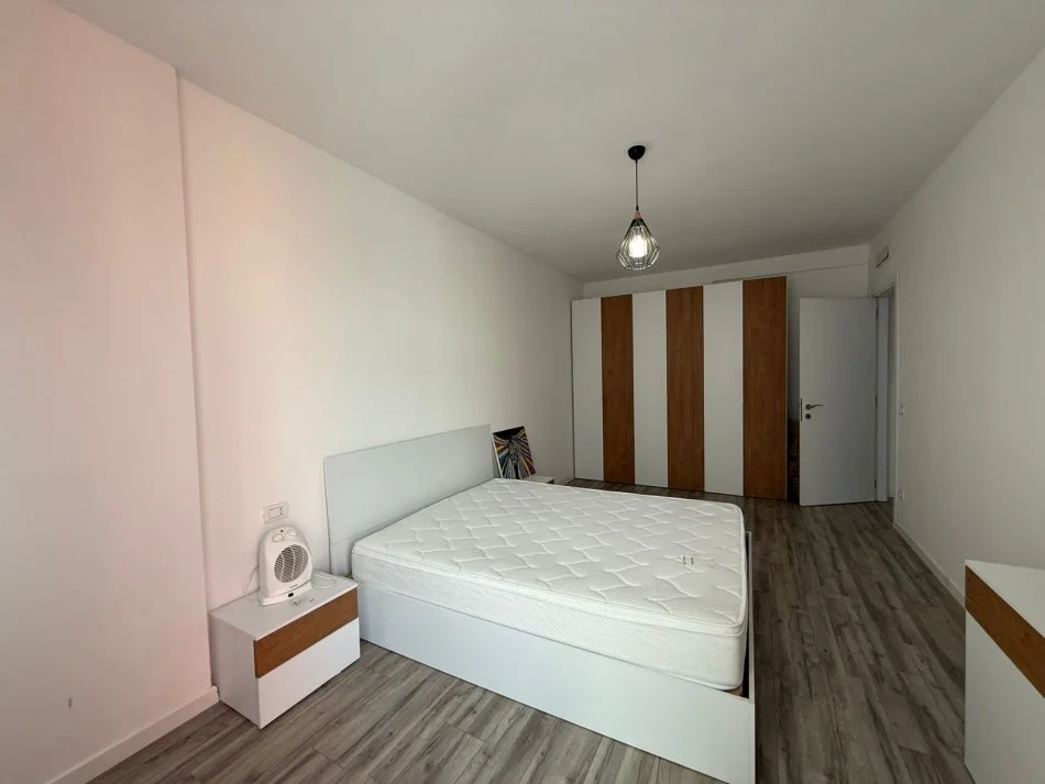Tirane, jepet me qera apartament 2+1 Kati 4, 108 m² 650 € (FUTURE HOME REZIDENCE)