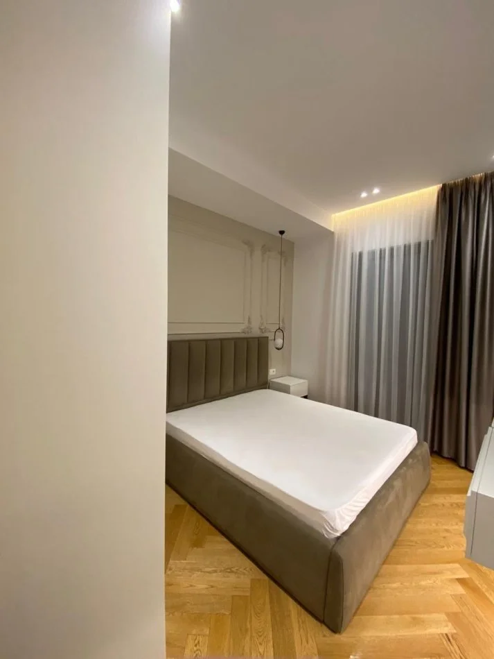 Tirane, jepet me qera apartament 1+1+Ballkon Kati 5, 70 m² 1.000 € (Kompleksi Delijorgji)