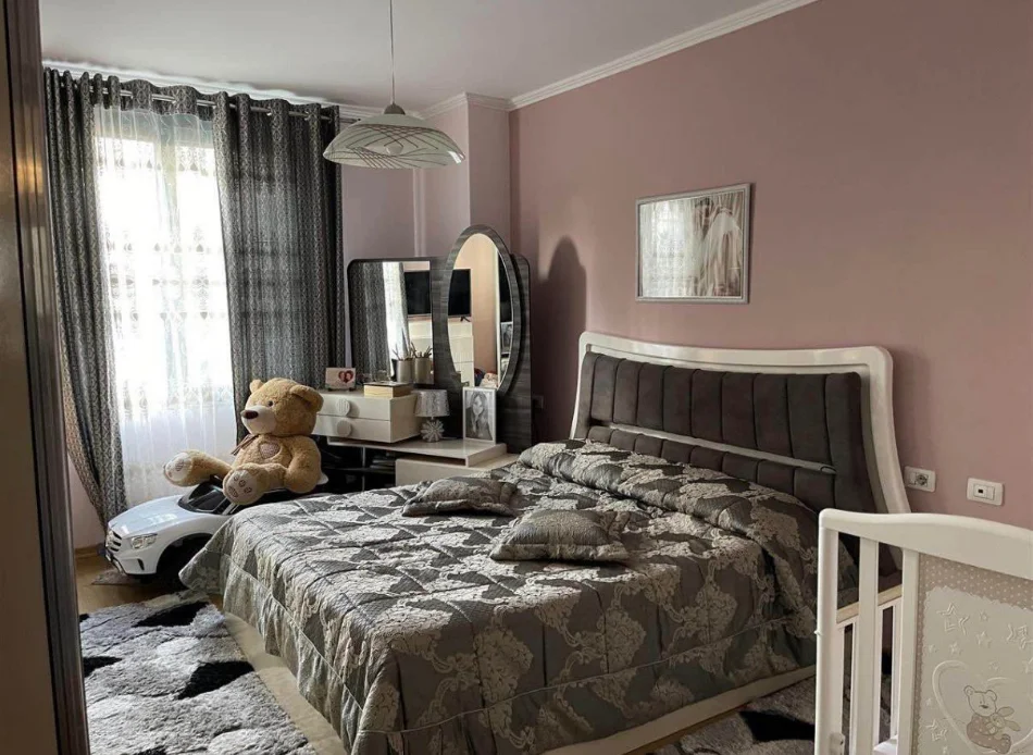 Tirane, shitet apartament 2+1 Kati 2, 156.000 € (Yzberisht, Rruga Besim Alla)