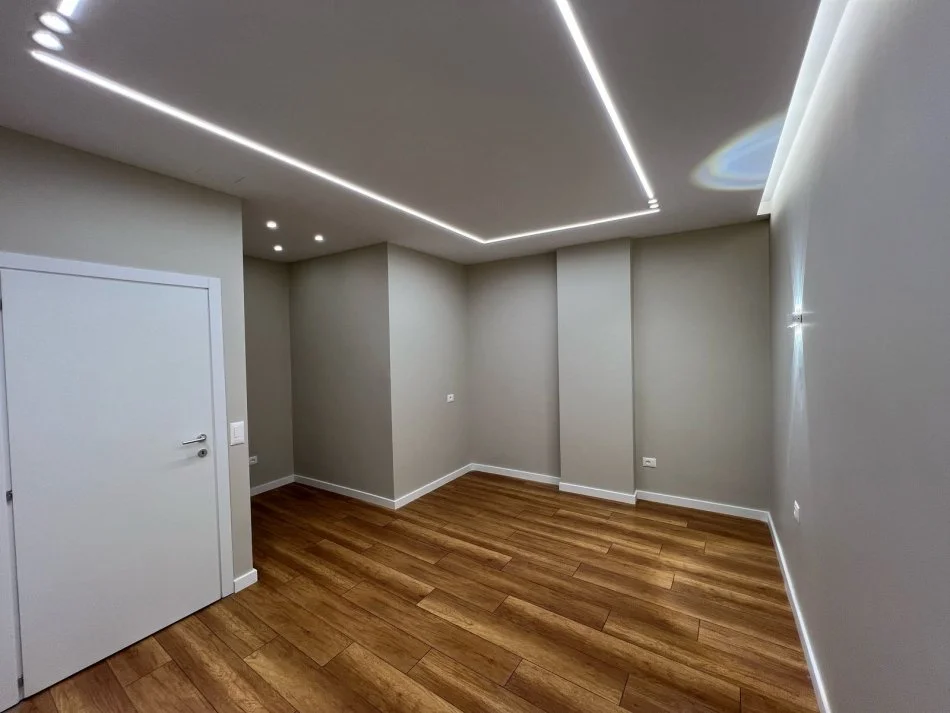 Tirane, shitet apartament 1+1+Ballkon Kati 4, 61 m² 135.000 € (Naim Frasher)