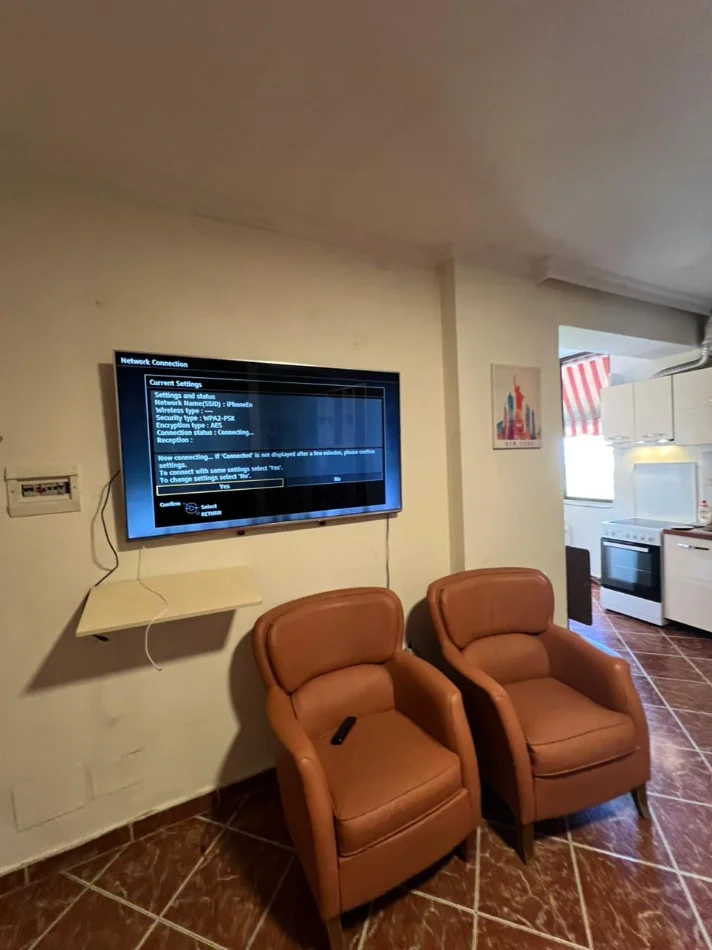 Tirane, jepet me qera apartament Kati 4, 35 m² 400 € (Rruga e Elbasanit perballe Luarasit)