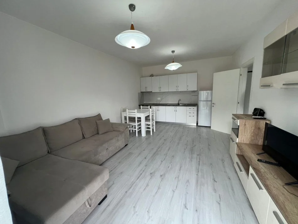 Tirane, jepet me qera apartament 2+1+Ballkon Kati 2, 90 m² 500 € Astir (rr. tom plezha)