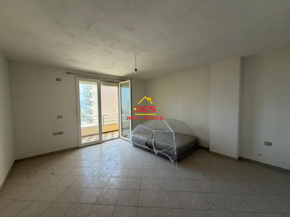 Vlore, shitet apartament 2+1+Ballkon Kati 3, 88 m² (Rruga Sazani)