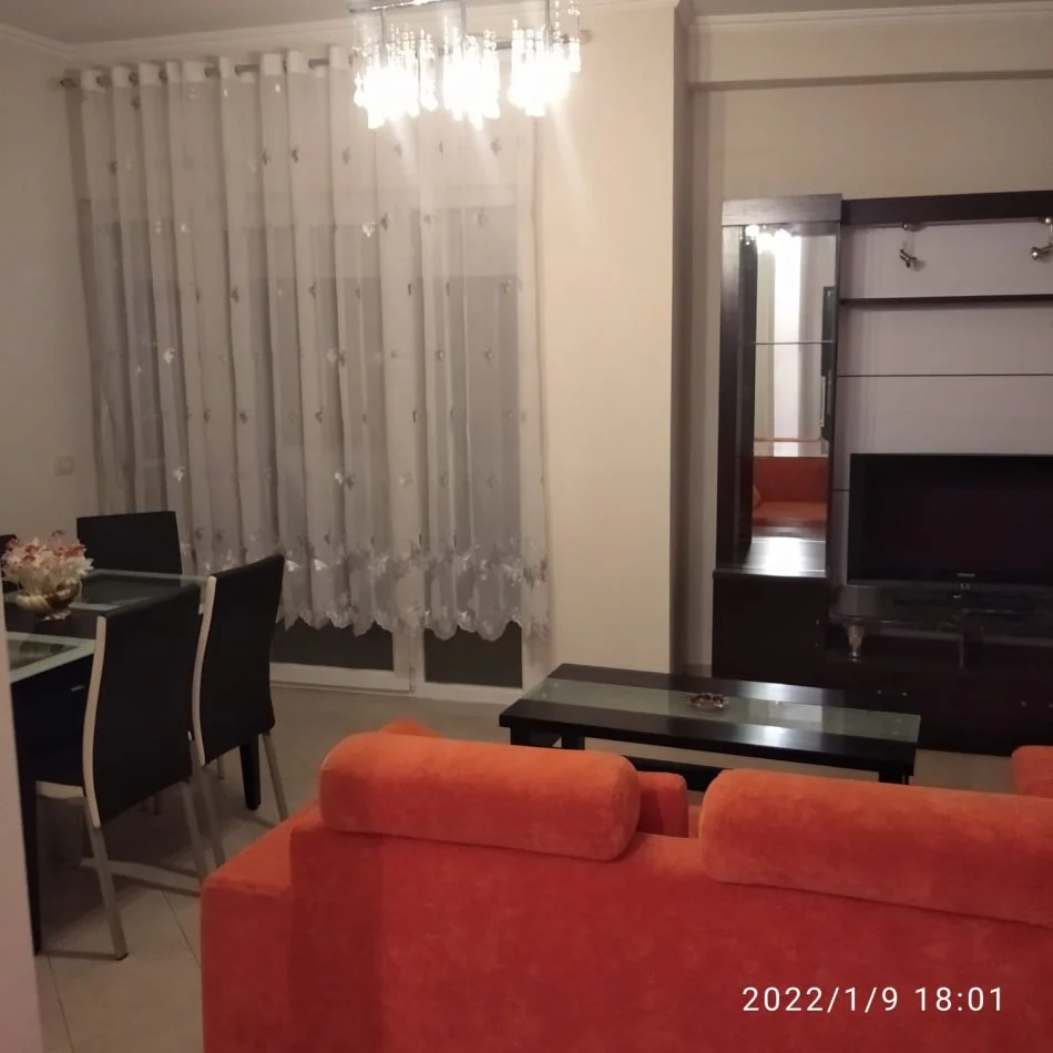 Tirane, jepet me qera apartament 2+1 Kati 6, 500 € 