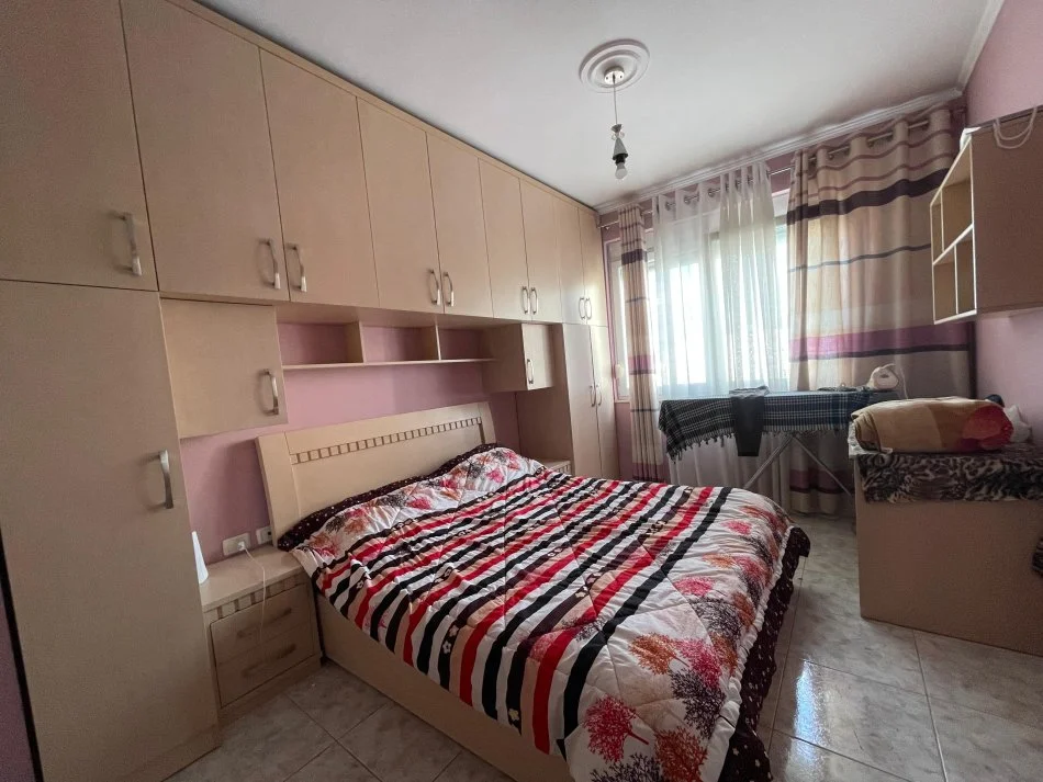 Tirane, shitet apartament 2+1+Aneks+Ballkon Kati 3, 92 m² (Unaza e Re)