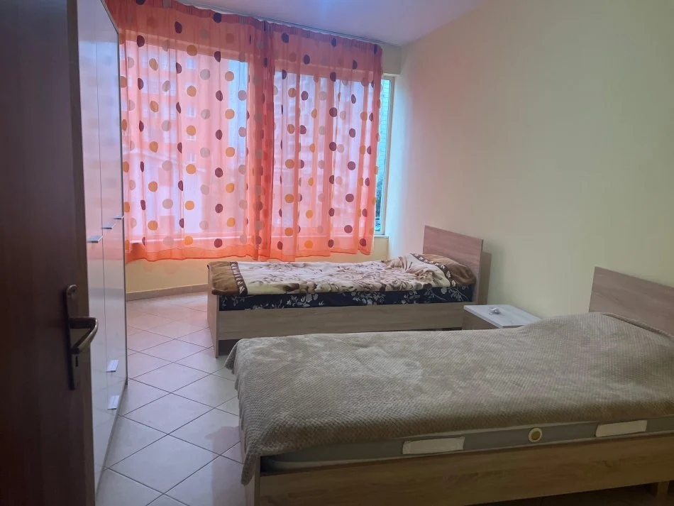 Tirane, jepet me qera apartament 2+1+Ballkon Kati 3, 85 m² 380 € (Yzberisht)