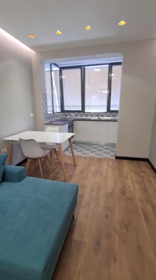 Tirane, jepet me qera apartament 1+1+Ballkon Kati 3, 65 m² 460 € (rruga Ndre Mjeda)