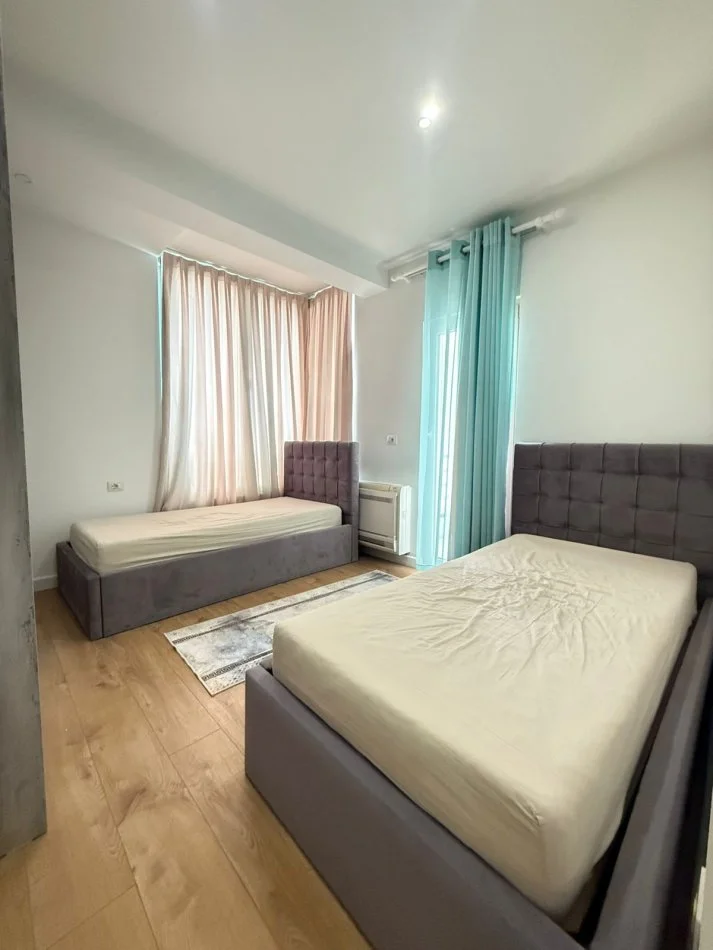 Tirane, jepet me qera apartament duplex 1+1+Ballkon Kati 1, 125 m² 1.400 € (Rezidenca Kodra e Diellit 1)