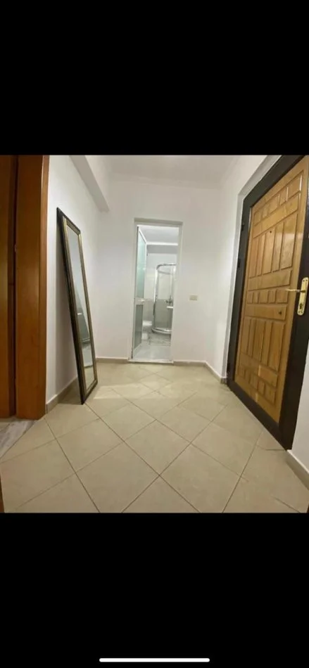 Tirane, jepet me qera apartament 1+1 Kati 3, 56 m² 500 € (sheshi wilson)