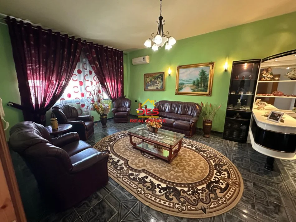 Fier, shitet shtepi Kati 0, 283 m² 180.000 € (Lagjia Sheq i Vogël)