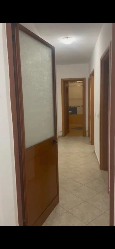 Tirane, shitet apartament 2+1 Kati 1,