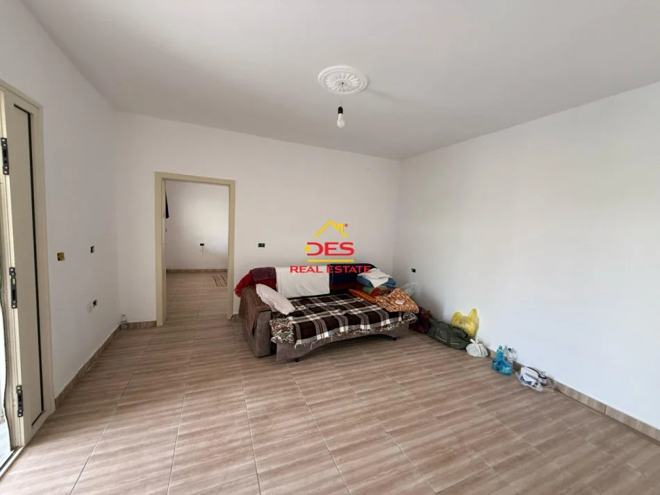 Vlore, shitet shtepi 2+1+Ballkon Kati 0, 128 m² 155.000 € (Rruga Mis Durhan)