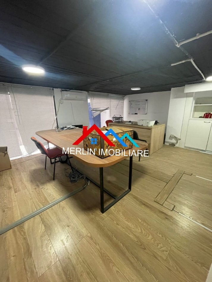 Tirane, jepet me qera ambjent biznesi Kati 0, 100 m² 1.400 € (BULEVARDI MIGJENI,ASTIR)