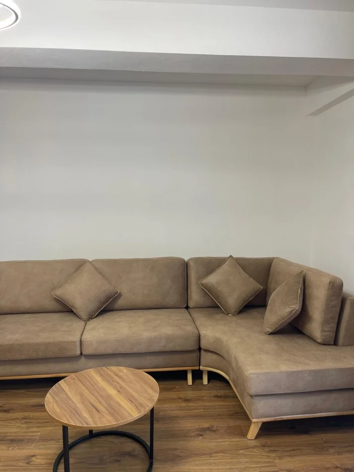 Tirane, jepet me qera apartament 1+1+Ballkon+ Post Parkimi, Kati 2, 91 m² 600 € (Rezidenca Kodra e Diellit 2)