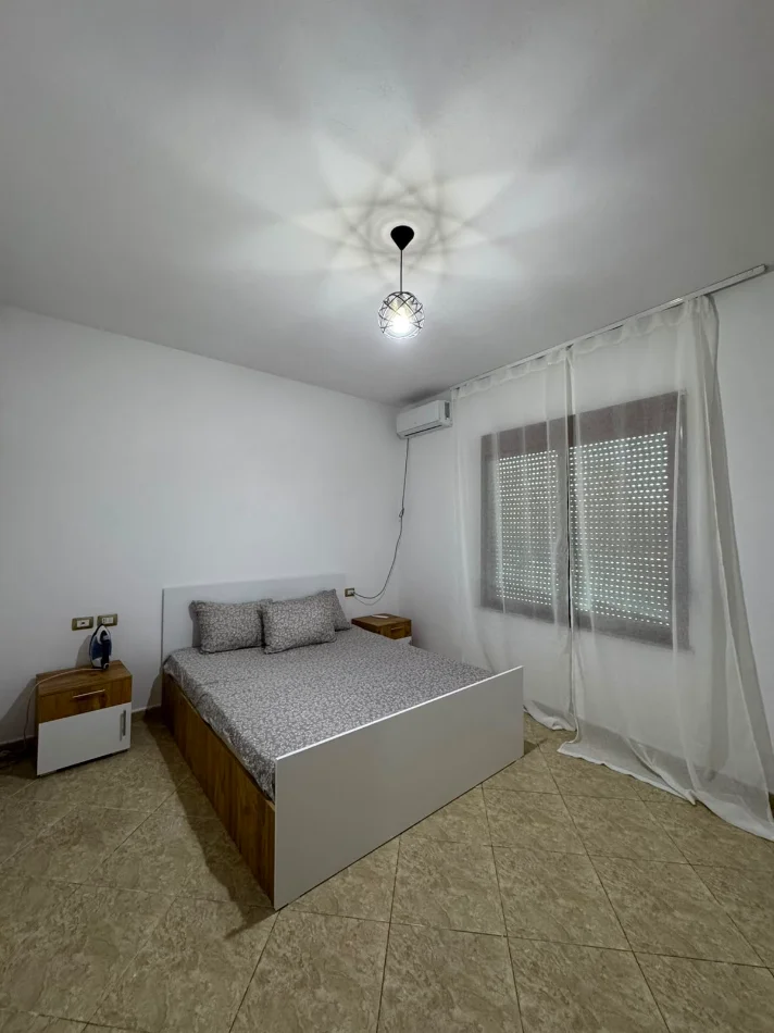 Tirane, jepet me qera shtepi 1+1 Kati 2, 65 m² 400 € (Tregu i ri elektrik)