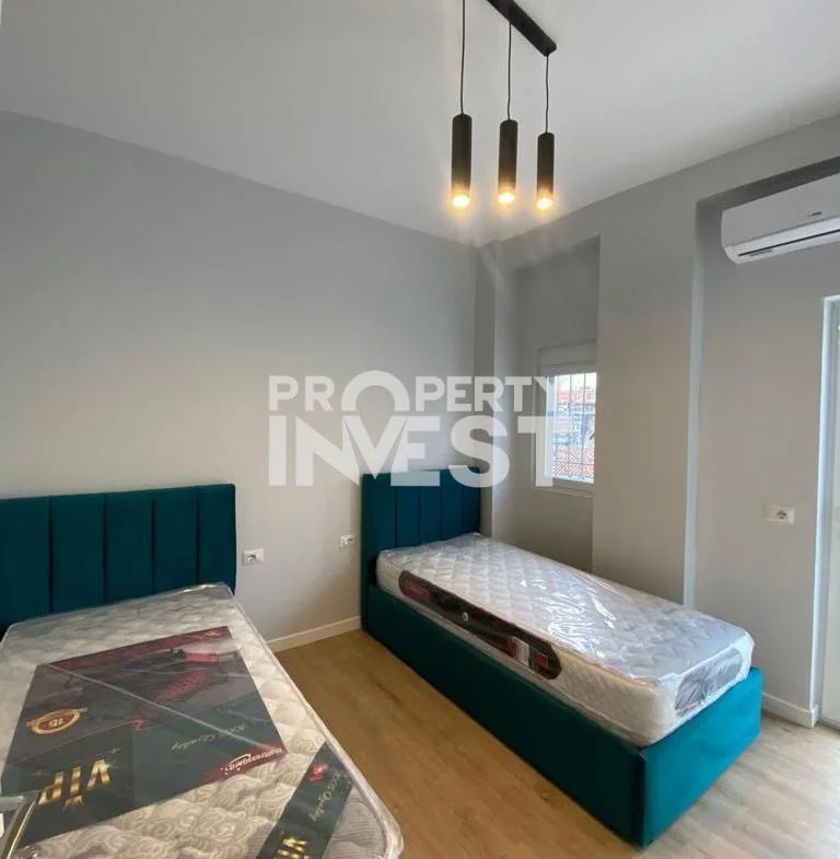 Tirane, jepet me qera apartament 1+1+Aneks+Ballkon Kati 1, 82 m² 600 € (Rruga e Kosovareve)
