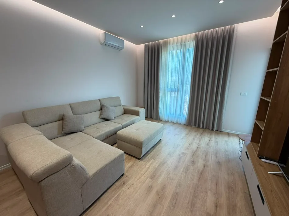 Tirane, jepet me qera apartament 1+1+Ballkon Kati 5, 111 m² (Rruga Xhanfize Keko) MLS # 530581007-231