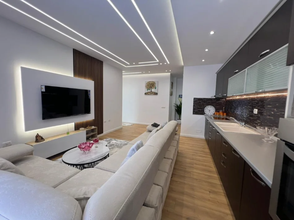 Tirane, shitet apartament 2+1+Ballkon Kati 3, 90 m² 158.000 € (Rruga Besim Alla)