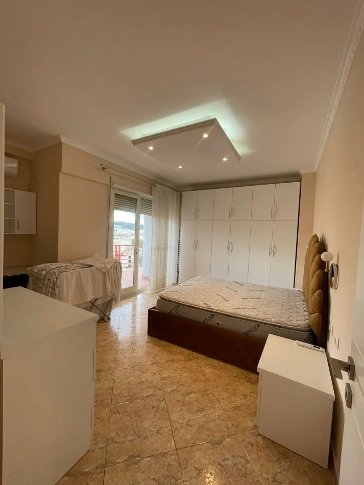 Tirane, jepet me qera apartament 2+1+Ballkon Kati 6, 125 m² 800 € (DON BOSKO)