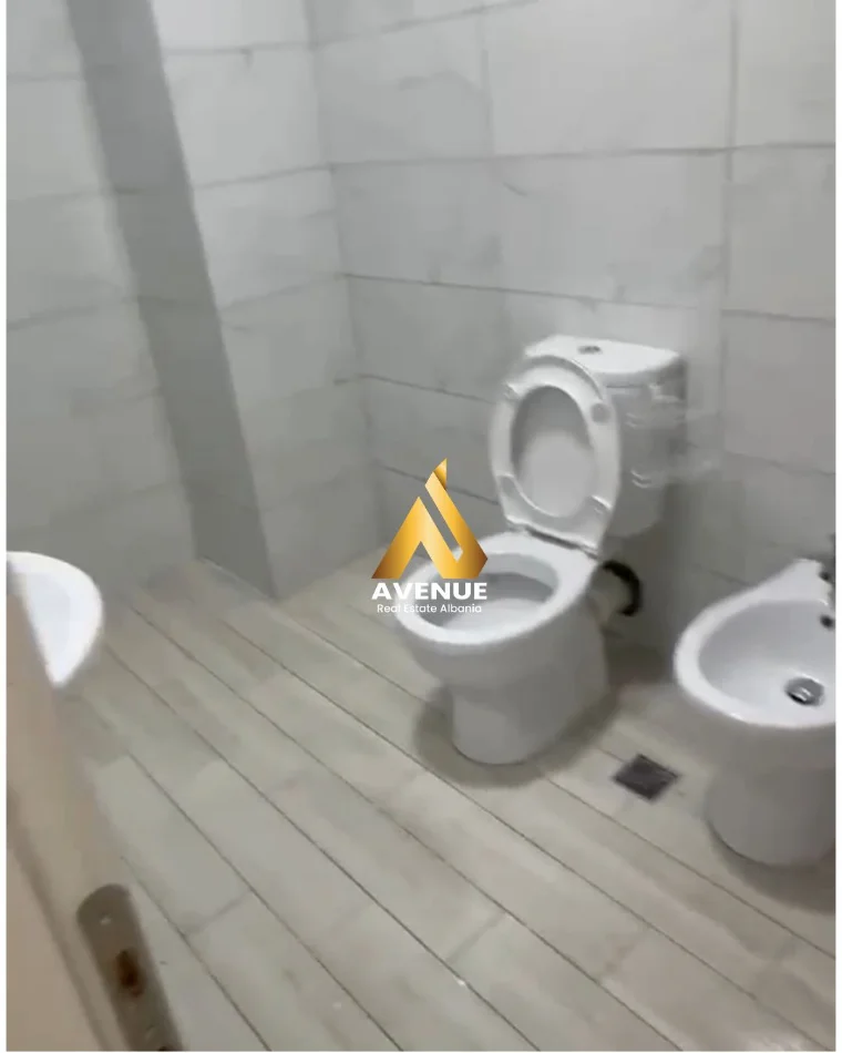 Tirane, jepet me qera apartament 1+1+Ballkon Kati 5, 65 m² 500 € (Rruga Sokrat Miho)