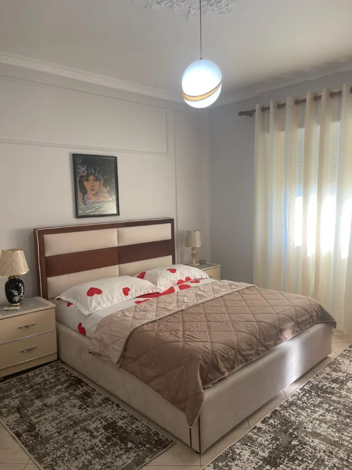 Durres, jepet me qera apartament 1+1+Ballkon Kati 5, 64 m² 400 € (plazh)