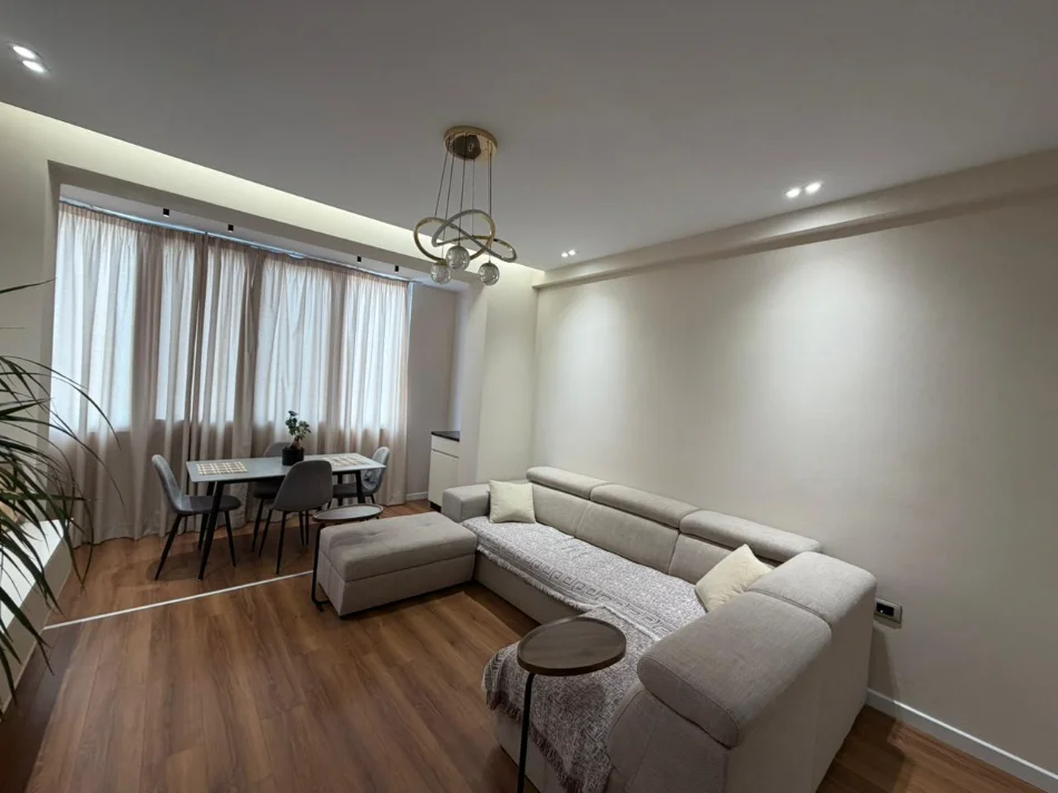 Durres, shitet apartament 1+1 Kati 8, 119.000 €
