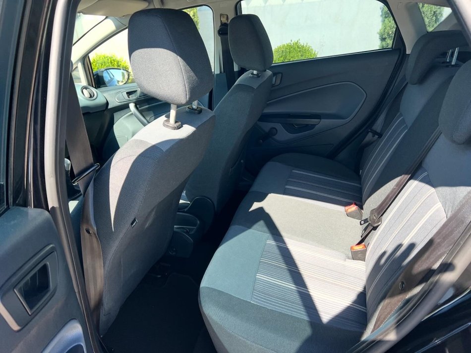 FORD FIESTA 1.4 NAFTE 👉 2010 👈 kambio MANUALE 3.990 €
