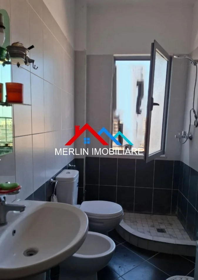 Tirane, shitet apartament 3+1 Kati 5, 134 m² 197000 € (Rruga Loni Ligori)