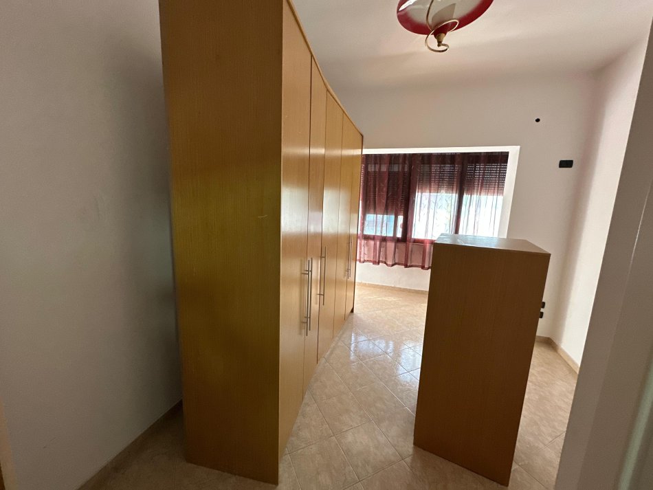 Shqiperi, jepet me qera apartament 1+1 Kati 4, 70 m² 450 € (21 dhjetori)