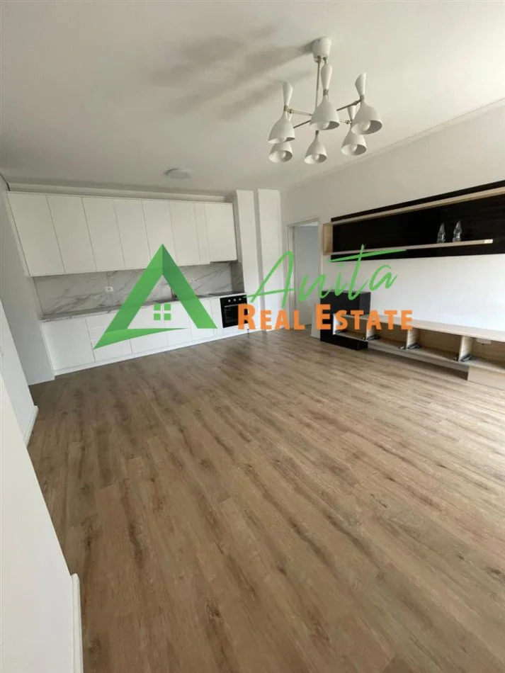 Tirane, jepet me qera apartament 2+1+Ballkon Kati 7, 105 m² 400 € (Ali Demi