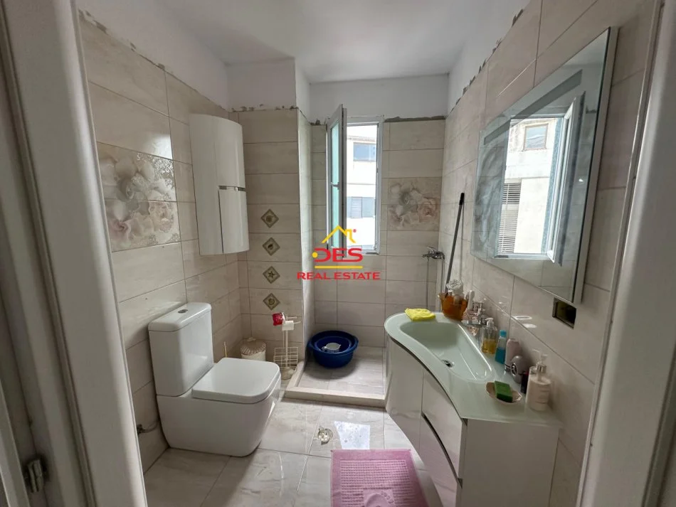 Vlore, shitet apartament 1+1+Ballkon Kati 7, 74 m² (Rruga Murat Tèrbaçi)