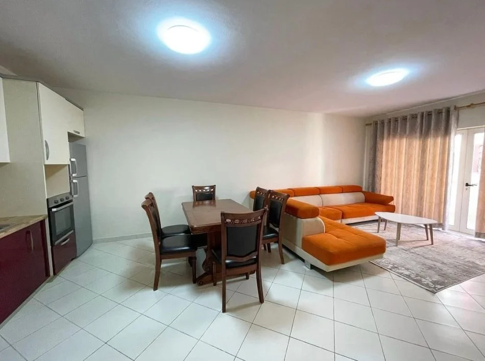 Tirane, jepet me qera apartament 2+1+Ballkon Kati 4, 100 m² 500 € (rruga teodor keko)