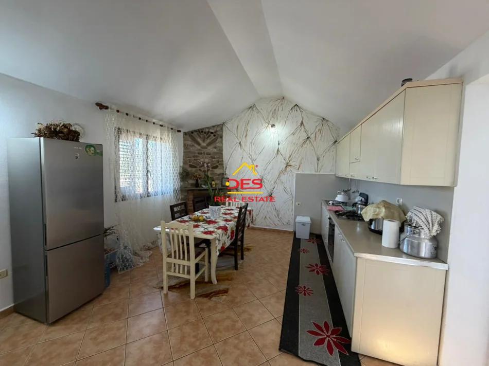 Radhime - Orikum, shitet Vile , 337 m² 400.000 € (Orikum)