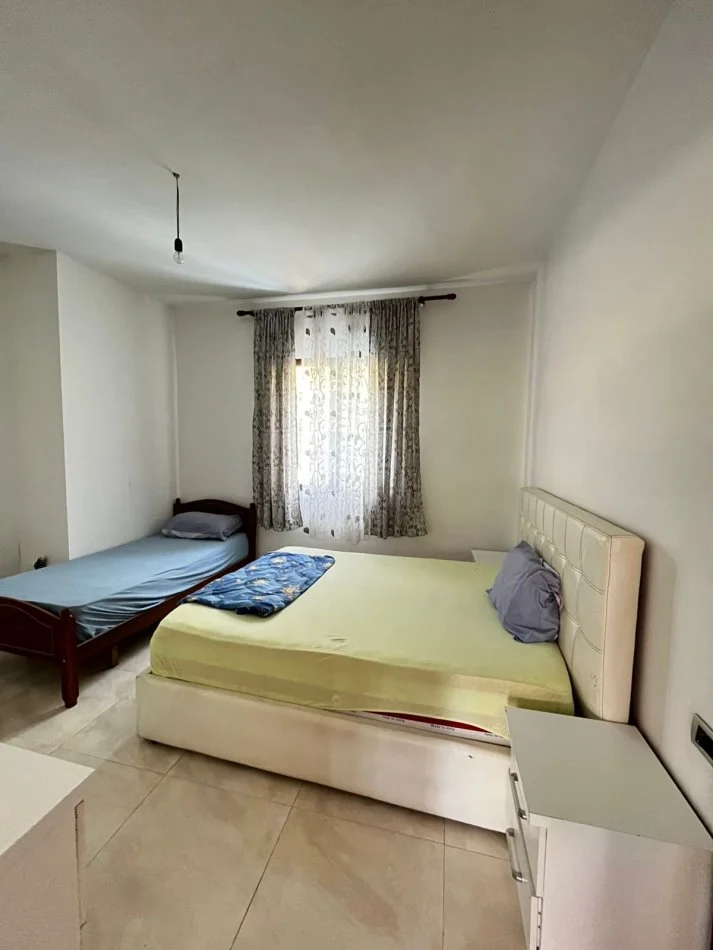 Tirane, jepet me qera apartament 1+1 Kati 0, 70 m² 300 € 