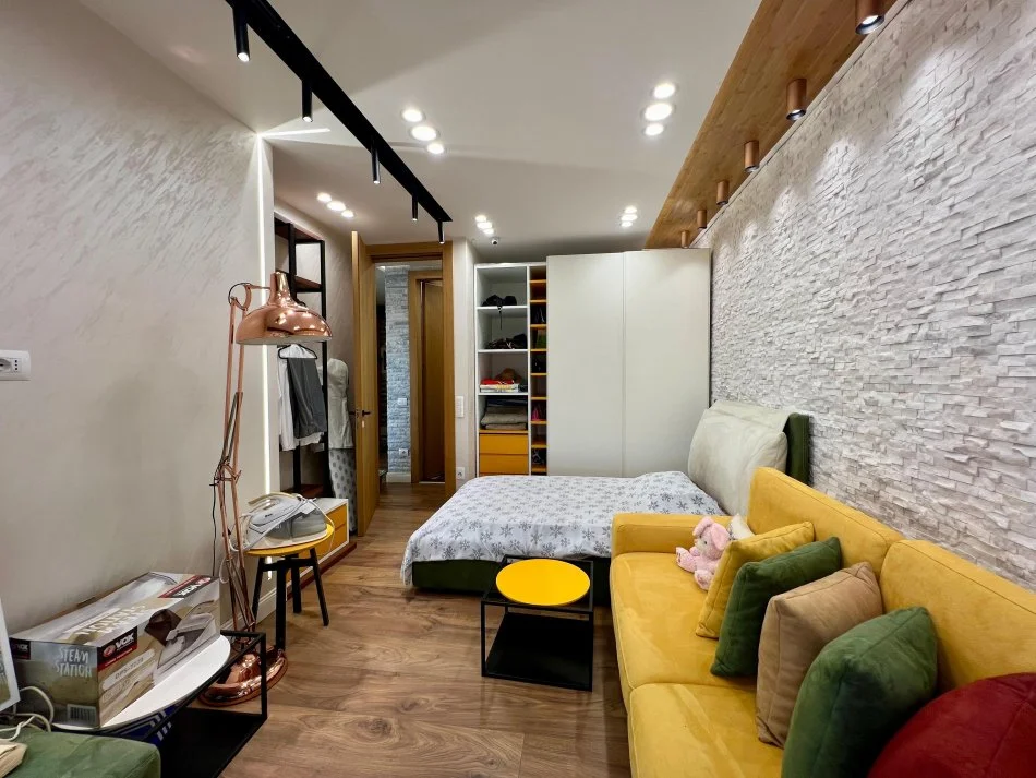 Tirane, shitet apartament duplex 3+1+Ballkon Kati 6, 189 m² 500.000 € (Rruga Zallit)